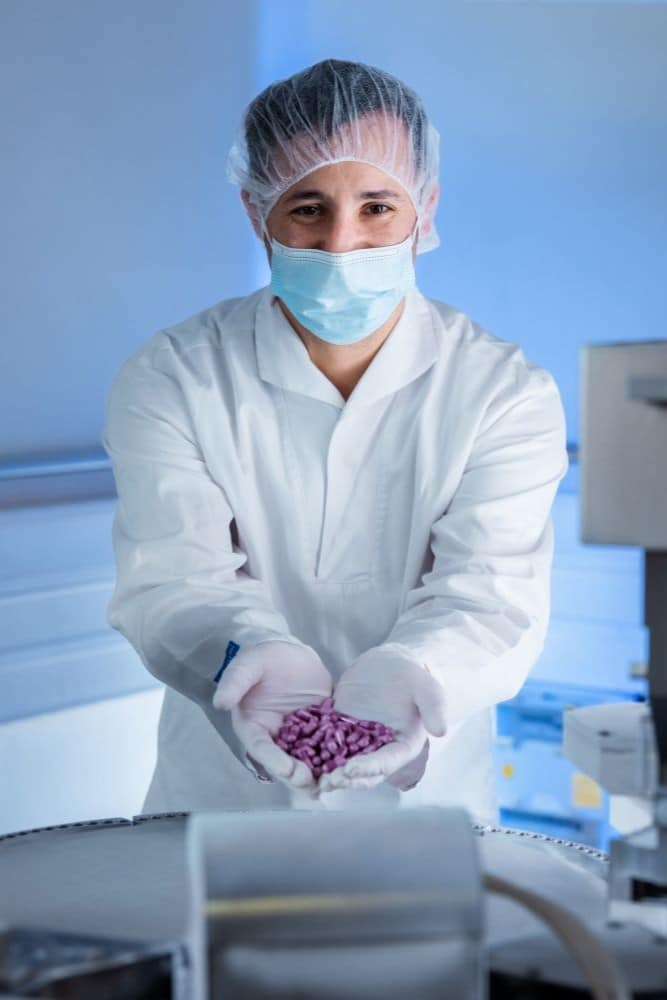 Lila Hartkapsel Produktion | Goerlich Pharma